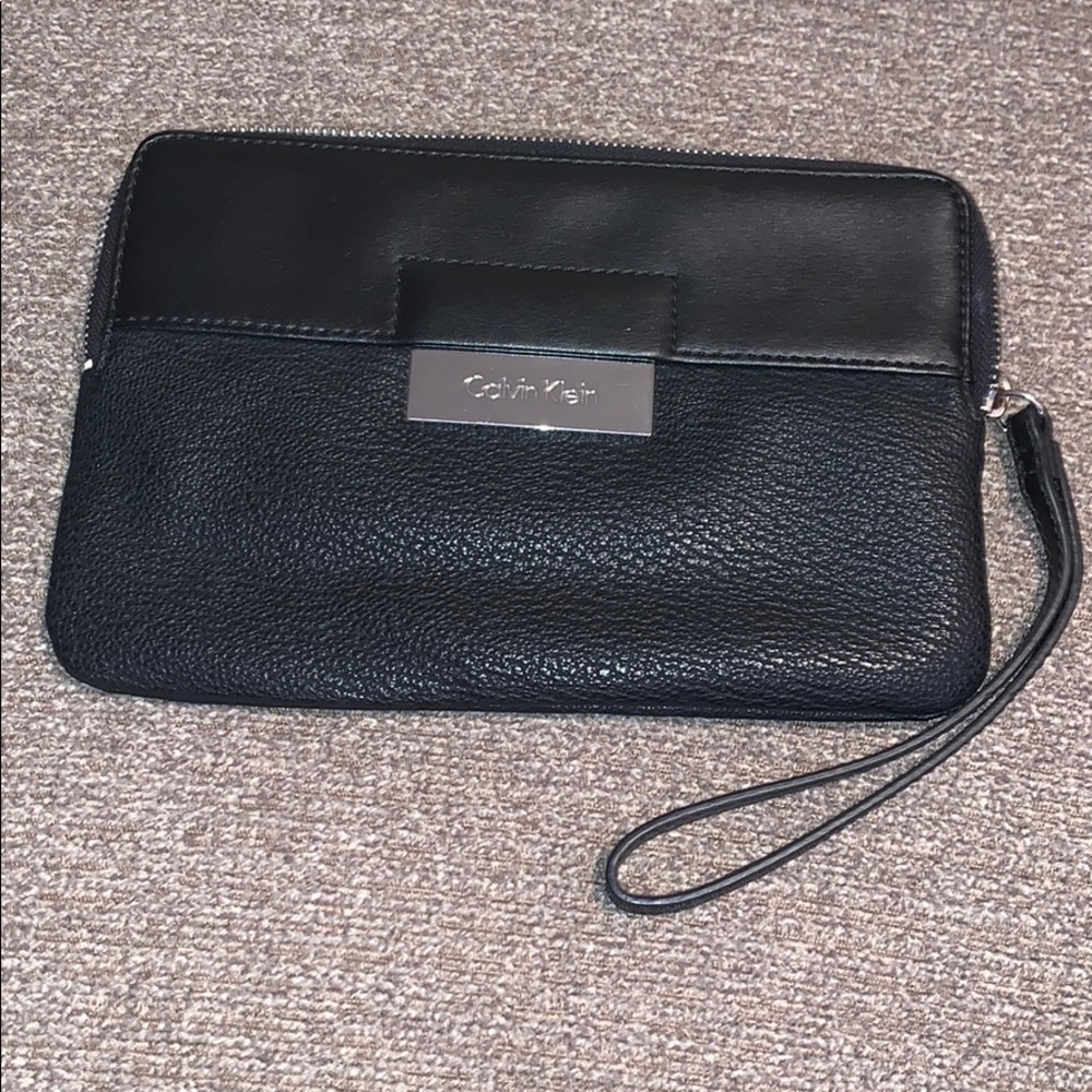 CALVIN KLIEN Black Wristlet/Wallet - Lightly Used